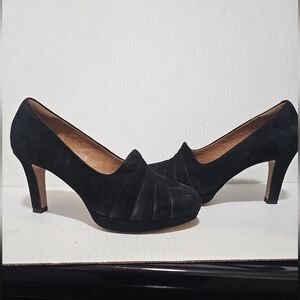 Clarks Delsie Joy Black Suede High Heels Pumps Career Shoes Women's Sz 8